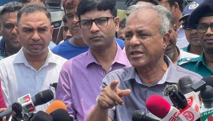 দুর্নীতির টাকা না থাকায় মানুষ বড় গরু কিনতে পারছে না- স্বরাষ্ট্র উপদেষ্টা