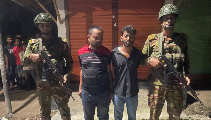রংপুরে অপহরনকারী কে আটক করেছে সেনাবাহিনী