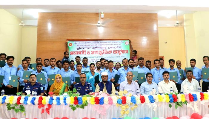 আমরা সরকারের চাকরি করি জনগনের সেবা দেওয়ার জন্য: ডিসি মুহম্মদ কামরুজ্জামান 