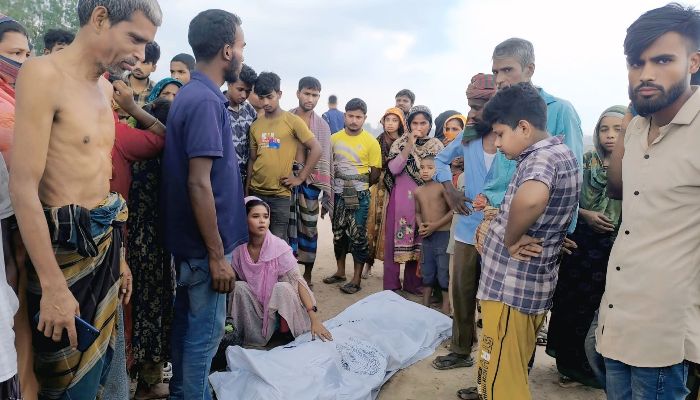 উল্লাপাড়ায় বাস চাপায় ১ যাত্রীর মৃত্যু 