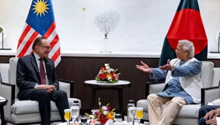 প্রধান উপদেষ্টার মালয়েশিয়া সফরে ৫ সমঝোতা স্মারক