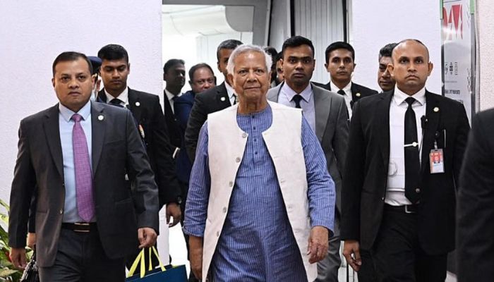 দেশে ফিরেছেন প্রধান উপদেষ্টা