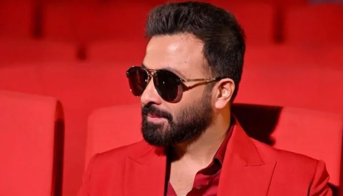 জাতির শ্রেষ্ঠ সন্তানদের সব সময় রাজনীতির ঊর্ধ্বে রাখা উচিত: শাকিব খান