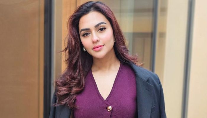 মানুষ অনেক কিছু বলবে -সে এমন, সে তেমন : নুসরাত ফারিয়া