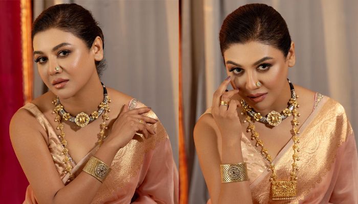 শাড়িতে মুগ্ধতা ছড়ালেন জয়া