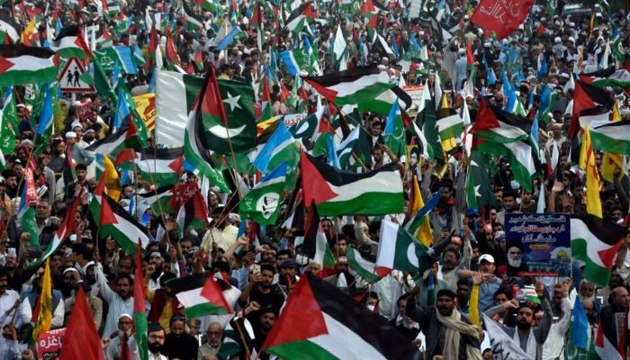 এবার ইসরায়েলবিরোধী বিক্ষোভে উত্তাল পাকিস্তানের রাজপথ