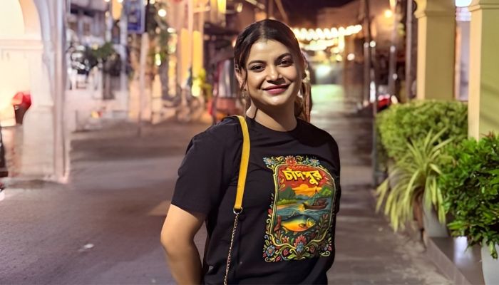 ছবি শেয়ার করে কটাক্ষের শিকার শবনম ফারিয়া 