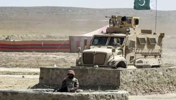 পাকিস্তানের ২৫ ঘাঁটি দখল ও ৫৮ সেনাকে হত্যার দাবি আফগানিস্তানের 