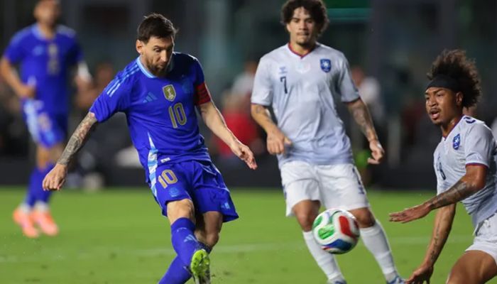 মেসির রেকর্ডে ছয় গোলের বড় জয় আর্জেন্টিনার