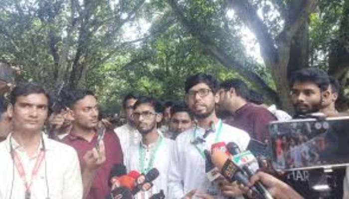 ভোট দিয়ে যা বললেন ছাত্রশিবির সমর্থিত প্যানেলের ভিপি প্রার্থী