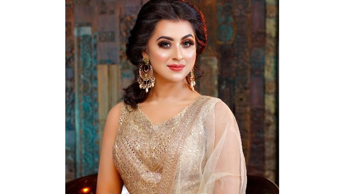 ‘ঢাকাইয়া দেবদাস’ এ আদর-বুবলী