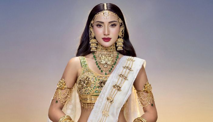 মিস ইউনিভার্সে জামদানিতে মিথিলা