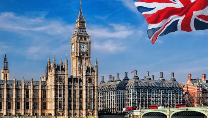 যুক্তরাজ্যে স্থায়ী নাগরিকত্ব পেতে সময় লাগবে ২০ বছর