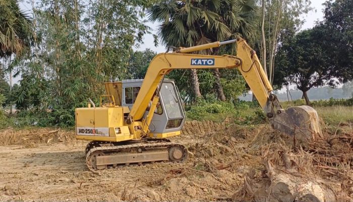 ফসলি জমির  মাটি কাটার মহোৎসব