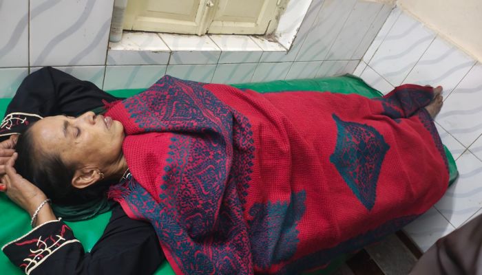 শিশুদের ঝগড়া থেকে বড়দের সংঘর্ষ, বসতবাড়িতে হামলা-ভাংচুর, আহত ৯