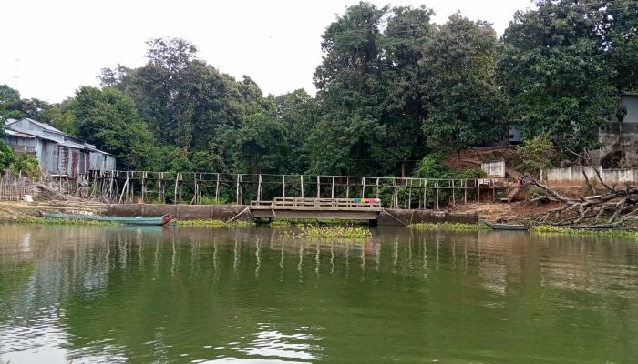 বিলাইছড়িতে একই স্থানে দুটি ব্রিজ থাকলেও দুর্ভোগের শেষ নেই, স্থায়ী পাকা ব্রিজেই মিলবে সমাধান।।