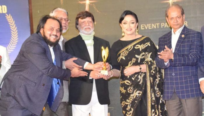 আজীবন সম্মাননায় বীর মুক্তিযোদ্ধা ও চিত্রনায়ক সোহেল রানা