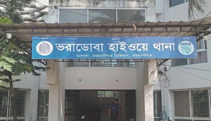 ভালুকায় ঢাকা–ময়মনসিংহ মহাসড়কে মিনি বাস উল্টে দু’জন নিহত, আহত ১০