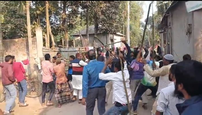 প্রচারে বাধা দেওয়াকে কেন্দ্র করে হাতীবান্ধায় বিএনপি-জামায়াত সংঘর্ষ, আহত ২০