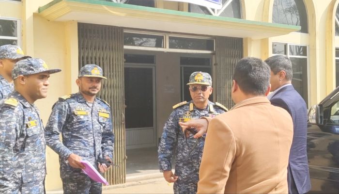 জাতীয় নির্বাচন সামনে রেখে মহেশখালী কন্টিনজেন্ট পরিদর্শন করলেন নৌবাহিনী চট্টগ্রাম অঞ্চল কমান্ডার 