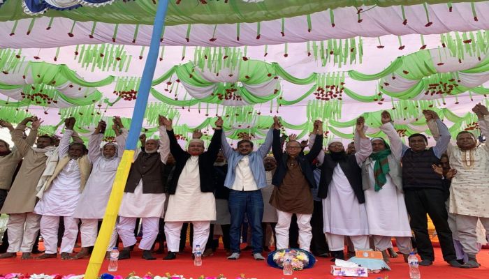 চুয়াডাঙ্গা-২ আসনের তিন প্রার্থী এক মঞ্চে: উন্নয়নে একসঙ্গে কাজ করার ঘোষণা