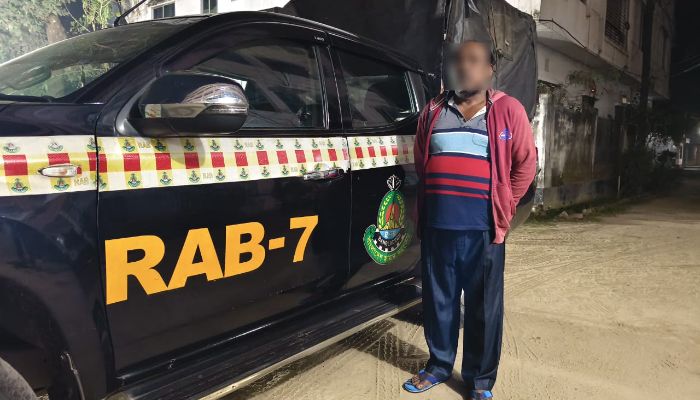 নোয়াখালীতে বড় ভাইকে কুপিয়ে হত্যার, ছোট ভাই গ্রেপ্তার
