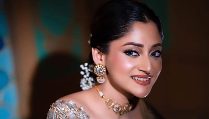 শুটিং সেট থেকে পূজা চেরির ১৬ সেকেন্ডের ভিডিও ফাঁস