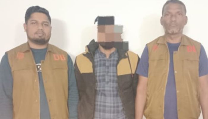 রায়পুরে ৫০০ পিস ইয়াবাসহ যুবক গ্রেপ্তার