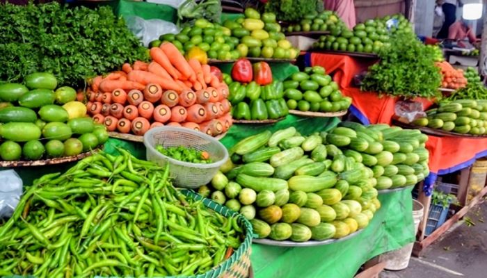 রমজানের শুরুতেই জীবননগরের বাজারে আগুন: বেগুনের দাম দ্বিগুণ, শসা ১২০ টাকা