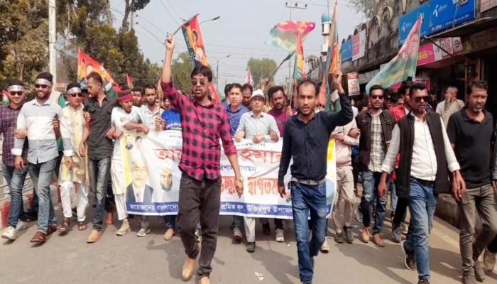  তারেক রহমানের জনসভায় শ্রমিক দলের নেতাকর্মীরদের ঢল