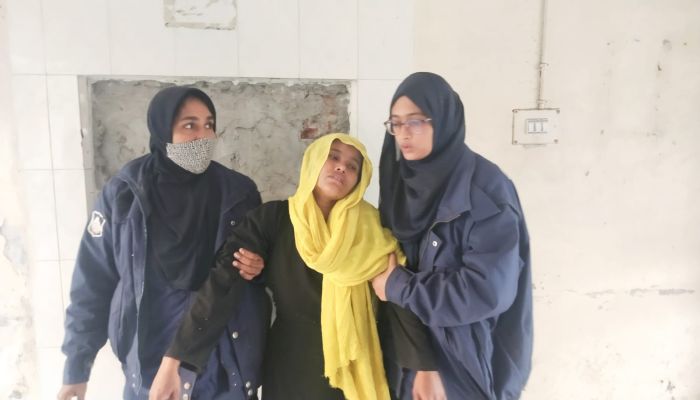 জাল ভোট দেয়ার চেষ্টা করায় নারীর দুই বছ‌রের কারাদন্ড