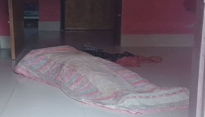 মতলব উত্তরে প্রবাসীর বাড়িতে বৃদ্ধাকে শ্বাসরোধে হত্যা, পুত্রবধূকে হাত-পা বাঁধা অবস্থায় উদ্ধার