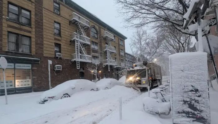 তুষারঝড়ে বিপর্যস্ত যুক্তরাষ্ট্র, বাতিল ৫ হাজারের বেশি ফ্লাইট