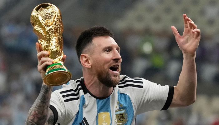 আর্জেন্টাইন সমর্থকদের বড় সুখবর দিলেন মেসি