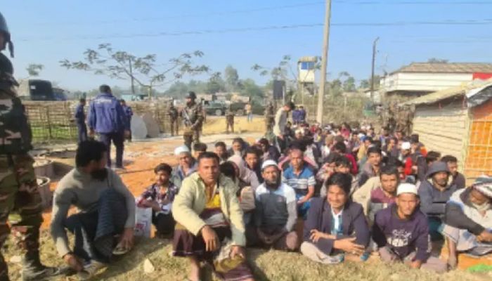 যৌথ বাহিনীর বিশেষ অভিযানে এক হাজার রোহিঙ্গা আটক