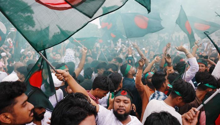 বিশ্বের প্রথম জেন-জি প্রভাবিত নির্বাচন হচ্ছে বাংলাদেশে : রয়টার্স