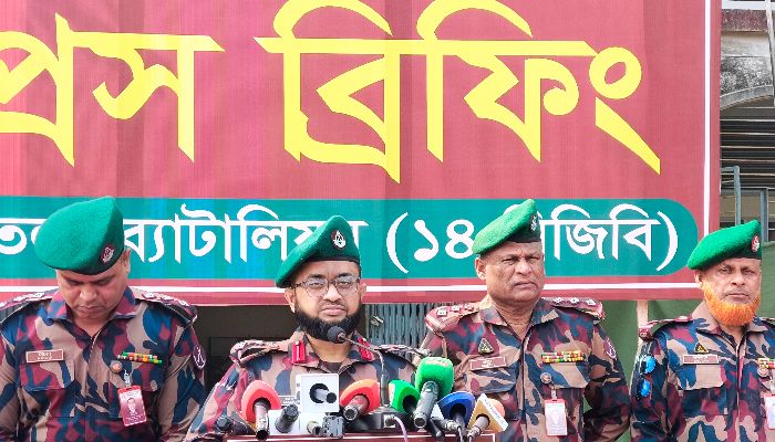 নওগাঁয়  ২৯ প্লাটুন বিজিবি মোতায়েন