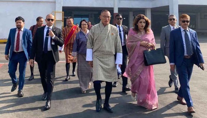 ভুটানের প্রধানমন্ত্রীকে বিদায় জানালেন পররাষ্ট্র প্রতিমন্ত্রী