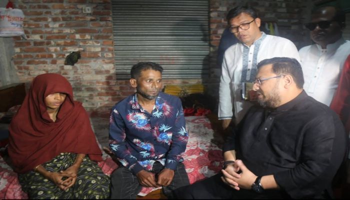সীতাকুণ্ডে ‘শিশু ইরা হত্যাকাণ্ডে কঠোর ব্যবস্থার আশ্বাস প্রতিমন্ত্রী মীর হেলালের’