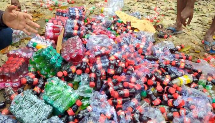 রংপুরে নকল মোজো, সেভেন আপ, টেন আপ উদ্ধার: লাখ টাকা জরিমানা