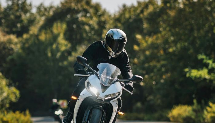 ঈদে মোটরসাইকেল উন্মাদনায় বাড়ে দুর্ঘটনার আশঙ্কা, প্রয়োজন সচেতনতা