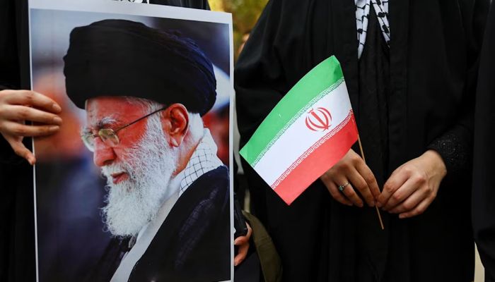 শহীদ খামেনির স্ত্রীর চিকিৎসাধীন অবস্থায় মৃত্যু