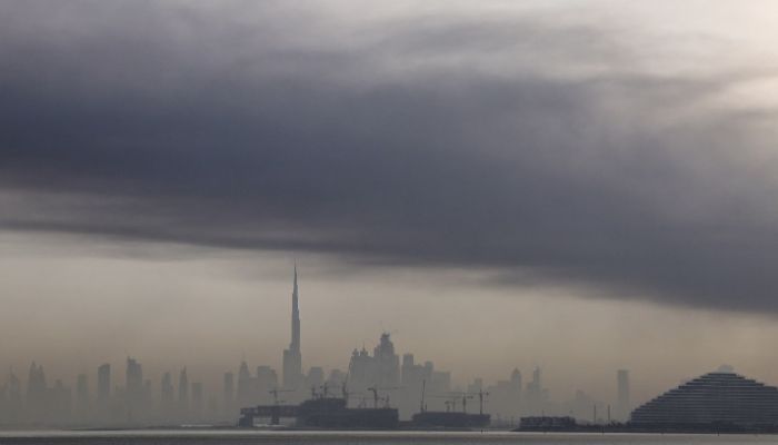 শক্তিশালী বিস্ফোরণে কেঁপে উঠলো দুবাই 