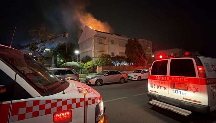 ইরানের ব্যাপক হামলায় জ্বলছে ইসরায়েল