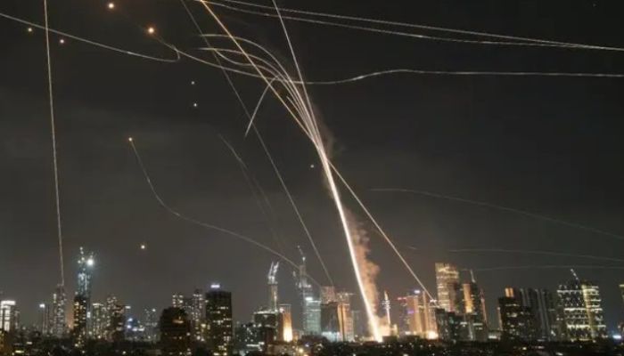 যুদ্ধ থামাতে দৌড়ঝাঁপ, ইরানে পৌঁছালো যুক্তরাষ্ট্রের প্রস্তাব