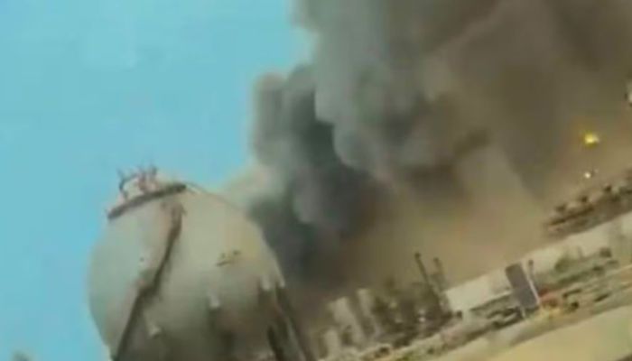 এবার সৌদির সবচেয়ে বড় তেল শোধনাগারে ড্রোন হামলা করলো ইরান 