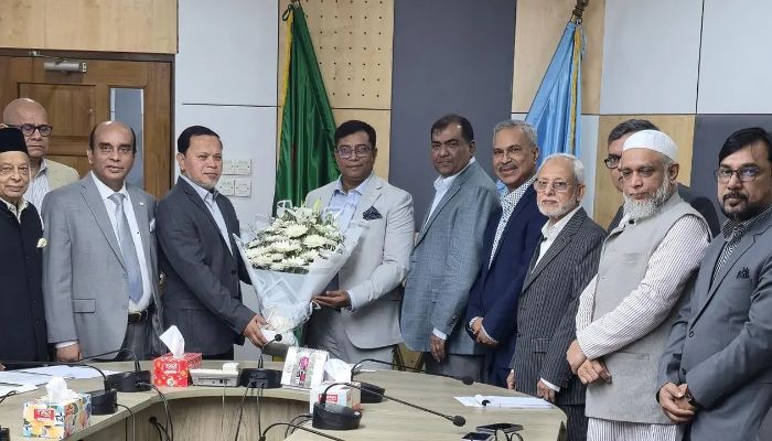 ইউজিসি চেয়ারম্যানের সঙ্গে এপিইউবি প্রতিনিধি দলের সাক্ষাৎ