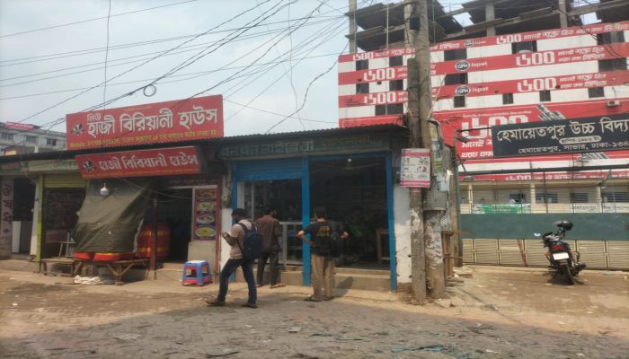 সাভারে স্কুলের উন্নয়ন কাজে বাধা দেওয়ায় অভিযোগ 