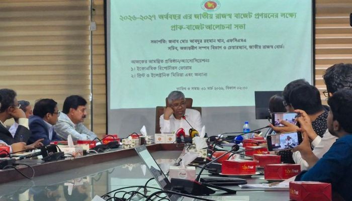 সিগারেটে নতুন কর কাঠামো ও দাম বাড়ানোর ইঙ্গিত; জাল পণ্য জনসমক্ষে ধ্বংসের পরিকল্পনা