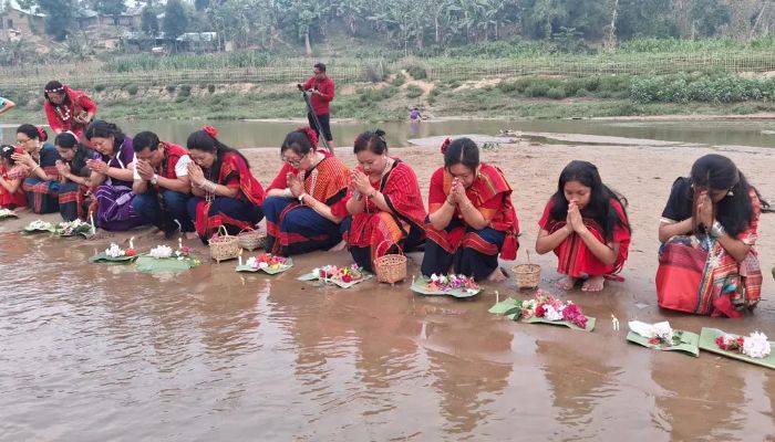 বাংলা বছরের শেষদিন, চৈত্র সংক্রান্তি আজ